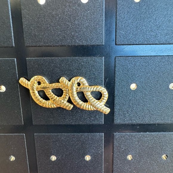 REAL 18k Saudi Gold Knot Earrings 750 Stamped - Picture 4 of 6